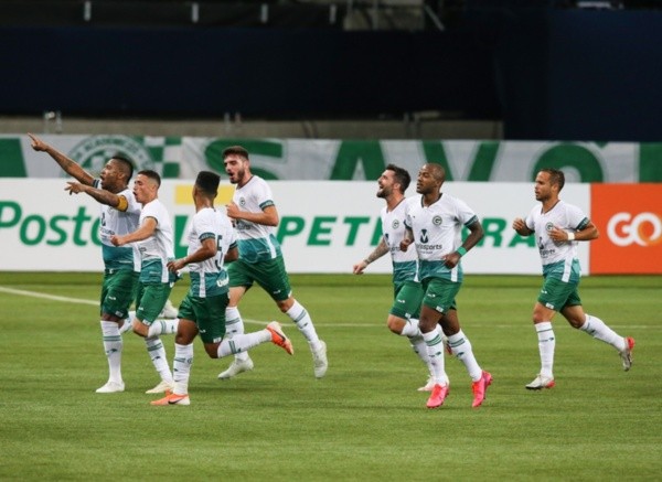 Jogadores do Goiás comemoram gol. Foto: Getty Images