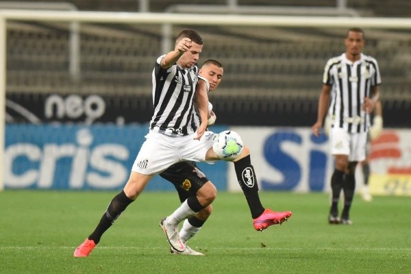 Jobson em ação pelo Santos — Foto: Ivan Storti/Santos FC