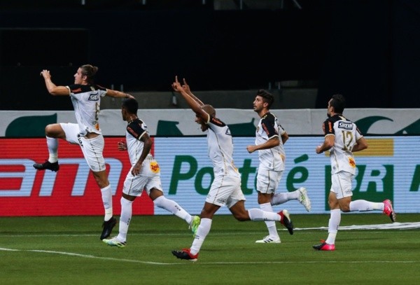 Comemoração dos atletas do Sport pelo Brasileirão. Foto: Getty Images