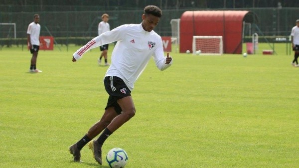 Anaílson em ação pelo São Paulo — Imagem: Divulgação