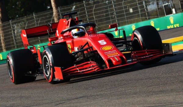 Sebastian Vettel fechou o treino no P16. (Foto: Getty Images)
