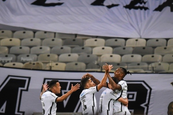América-MG x Corinthians voltam a entrar em campo nesta quarta-feira (04) - (Getty Images) América-MG x Corinthians voltam a entrar em campo nesta quarta-feira (04) - (Getty Images)