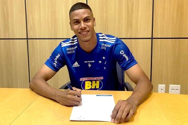 Paulo renovou com o Cruzeiro. Foto: Cruzeiro/Divulgação