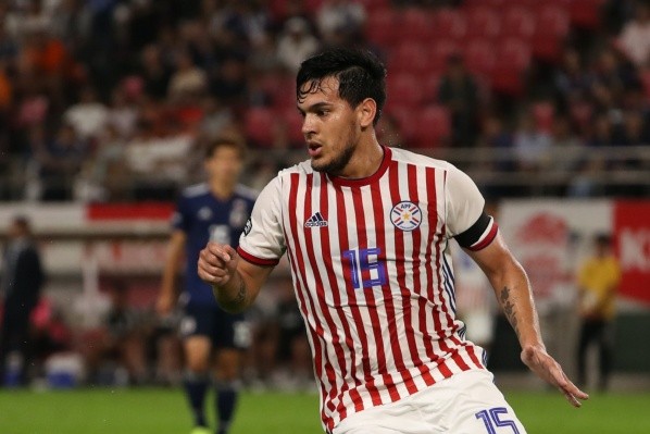 Gustavo Goméz em campo pela seleção do Paraguai. (Foto: Getty Images)