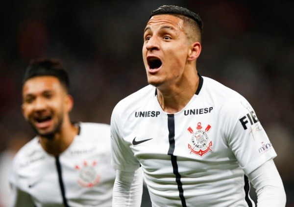 Arana comemorando gol pelo Corinthians — Foto: Getty Images