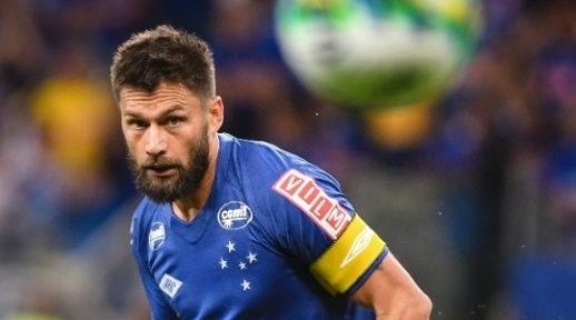 Com a camisa celeste, Rafael Sóbis foi bicampeão da Copa do Brasil, 2017/2018, e ganhou o Campeonato Mineiro de 2018. (Foto: Divulgação/Cruzeiro)