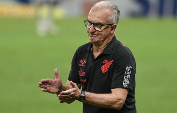 Dorival em ação. Foto: Divulgação/Athletico 