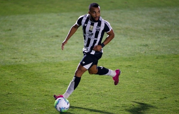 Samuel Xavier, do Ceará, durante jogo do Brasileirão. Foto: Getty Images