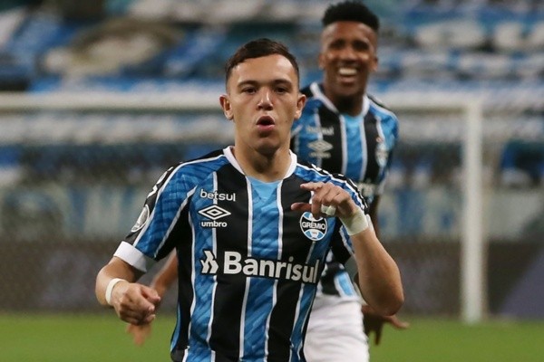 Pepê, do Grêmio, comemora gol. Foto: Getty Images