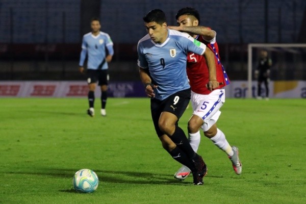 Suárez durante jogo contra o Chile. Foto: Getty Images