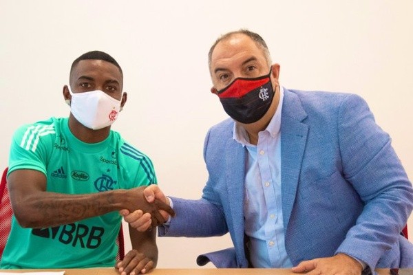 Ramon renovou contrato recentemente com Mengão — Alexandre Vidal/CRF