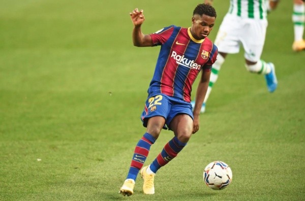 Garoto já brilha com a camisa do Barça — Foto: Getty Images