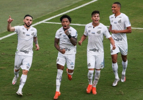 Comemoração de jogadores do Santos. Foto: Getty Images