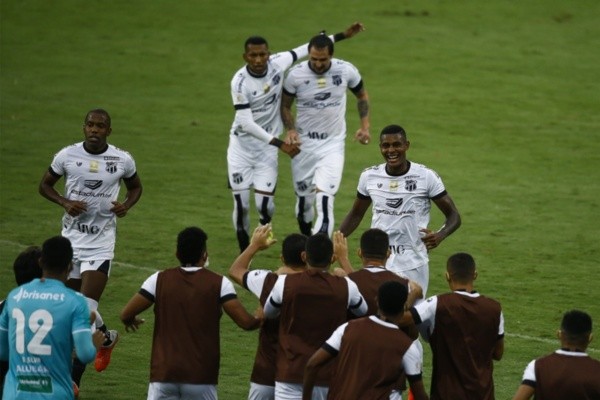 Comemoração de jogadores do Ceará. Foto: Getty Images