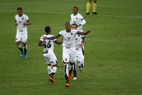 Jogadores do Ceará comemoram gol. Foto: Getty Images