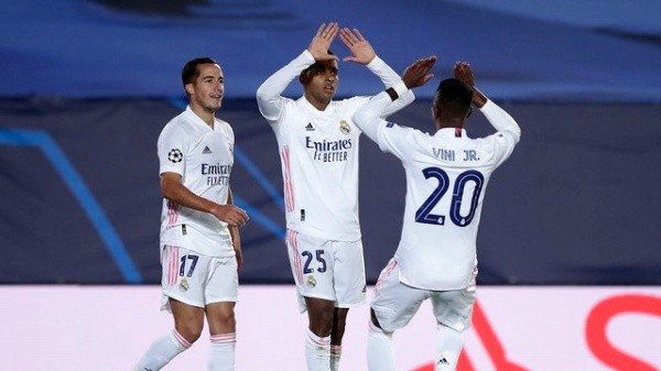 Rodrygo e Vinícius Jr comemorando gol pelo Real. (Foto: Getty Images)
