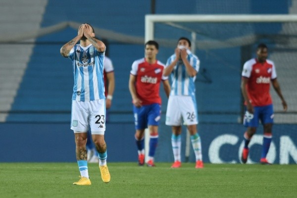 Racing durante jogo contra o Nacional, pela Libertadores. Foto: Getty Images