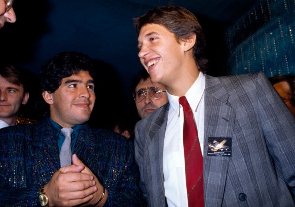 Diego Maradona e Gary Lineker em evento em 1986. Foto: Getty Images