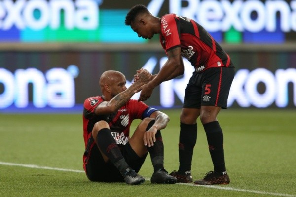 Athletico-PR durante jogo da Libertadores. Foto: Getty Images