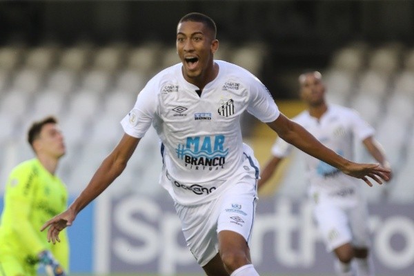 Garoto brilhou contra o Sport — Foto: Pedro Ernesto Guerra Azevedo/Santos FC