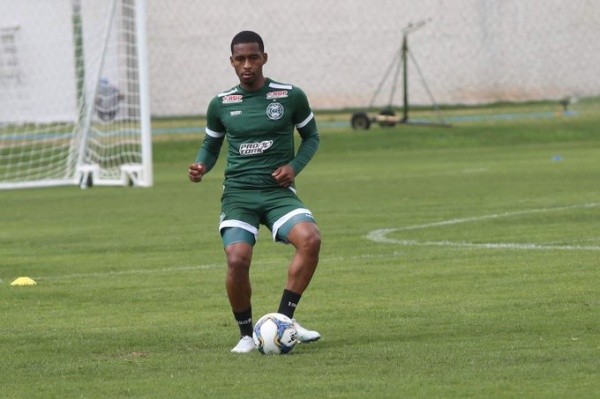 Matheus Sales deve permanecer. Divulgação / Coritiba