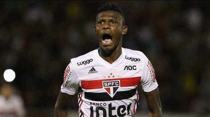 Arboleda doi titular na partida contra o Sport – Foto: sãopaulo.net