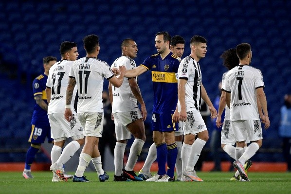 Libertad em campo contra o Boca Juniors pela Libertadores. (Foto: Getty Images)