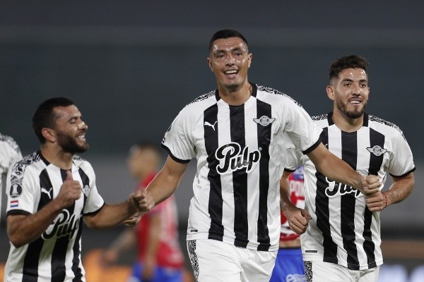 Libertad comemorando gol no campeonato nacional. (Foto: Getty Images) 