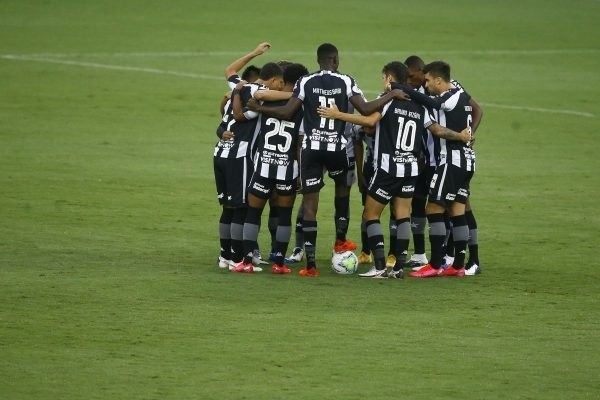 Botafogo antes de jogo pelo Brasileirão. (Foto: Getty Images)