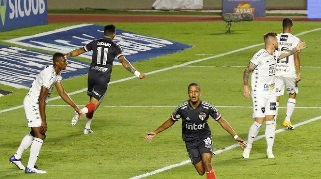 Botafogo foi derrotado pelo São Paulo por 3 a 0 no Morumbi. Foto: Divulgação