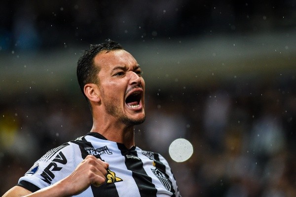 Réver não enfrenta o São Paulo por suspensão automática (Foto: Getty Images)