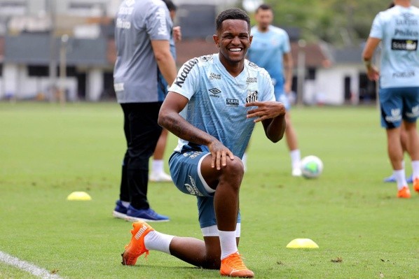 Renyer é mais uma joia do Peixão — Foto: Pedro Ernesto Guerra Azevedo/Santos FC