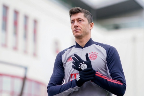 Lewandowski, favorito ao prêmio de melhor jogador do FIFA The Best, durante treinamento. Foto: Getty Images