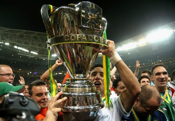  Lucas Barrios - (Getty Images)