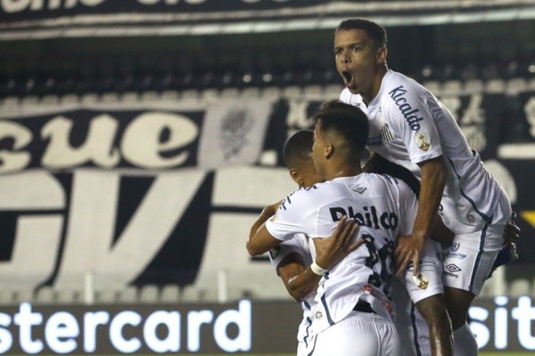 Comemoração de jogadores do Santos. Foto: Getty Images Comemoração de jogadores do Santos. Foto: Getty Images