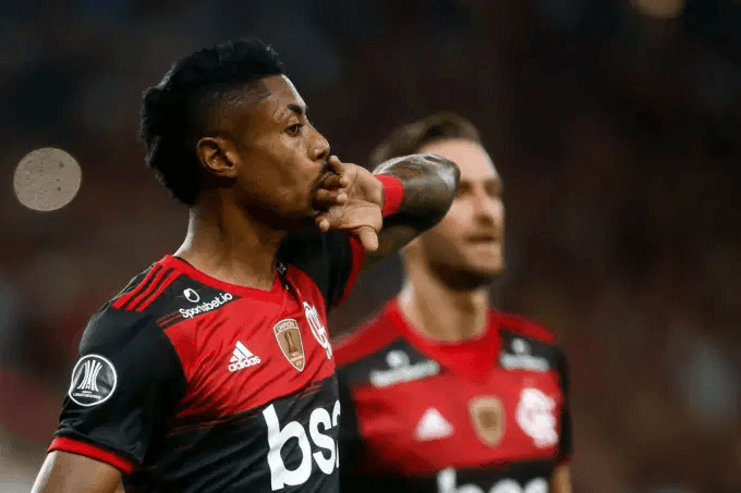 Flamengo precisa vencer para diminuir vantagem para o líder. (Foto: Getty Images)