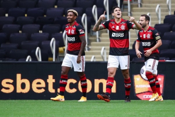Jogadores do Flamengo comemoram gol. Foto: Getty Images
