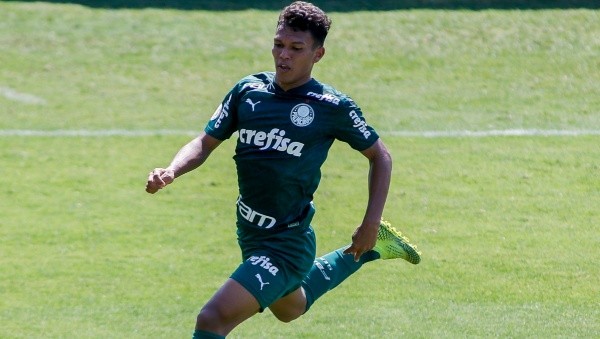 Gabriel Veron durante partida do Brasileirão. Foto: Getty Images