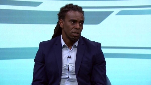 Tinga: sem acordo para trabalhar no Inter (Reprodução)