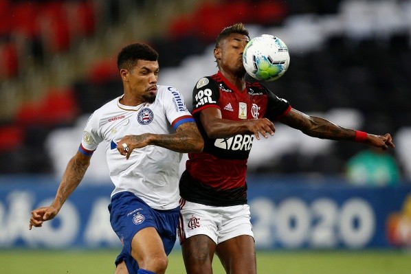 Juninho, do Bahia, em disputa pelo Brasileirão. Foto: Getty Images