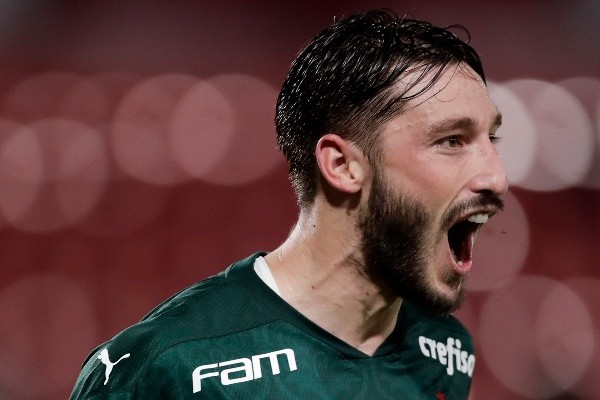 Vinã comemora terceiro gol de vitória sobre o River Plate, na Argentina, pela Libertadores (Foto: Getty Images)