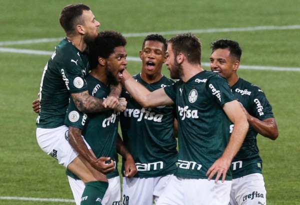 Jogadores do Palmeiras comemoram gol. Foto: Getty Images Jogadores do Palmeiras comemoram gol. Foto: Getty Images