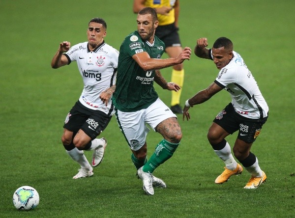 O Goiás tentando se recuperar nessa reta final de Brasileirão (Foto: Getty Images)