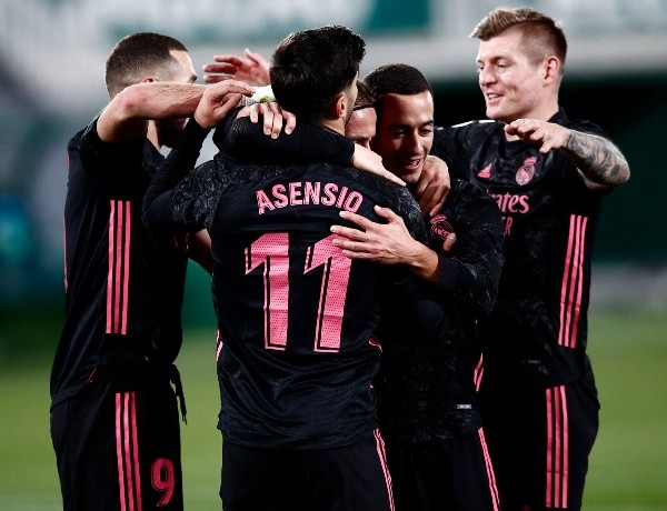 Jogadores do Real Madrid comemorando o gol. Foto: Getty Images