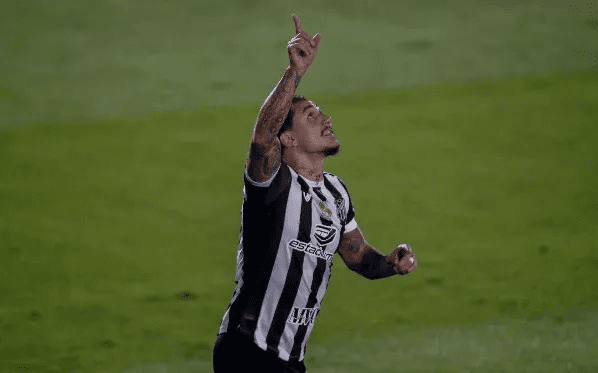 Querendo escapar de vez do rebaixamento, Ceará sonha alto no Brasileirão. (Foto: Getty Images)