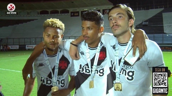Caio Lopes (à dir.) foi um dos destaques do Vasco campeão da Copa do Brasil Sub-20 (Foto: Reprodução/Vasco TV)