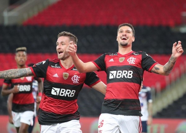 Thuler e Léo Pereira — Foto: Getty Images