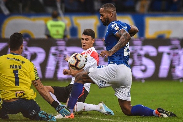 Zagueiro Dedé perdeu causa na Justiça para o Cruzeiro no valor de R$ 35 milhões (Foto: Getty Images)