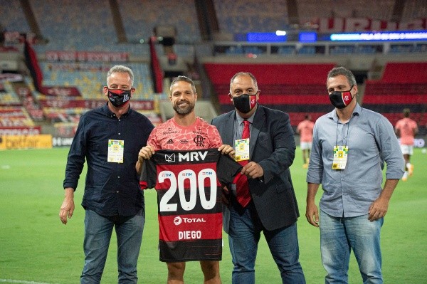 Diego fez 200 jogos recentemente no Mengão — Foto: Alexandre Vidal / Flamengo Diego fez 200 jogos recentemente no Mengão — Foto: Alexandre Vidal / Flamengo