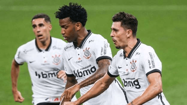 Corinthians quer a vitória fora de casa para seguir subindo na tabela. (Foto: Getty Images)